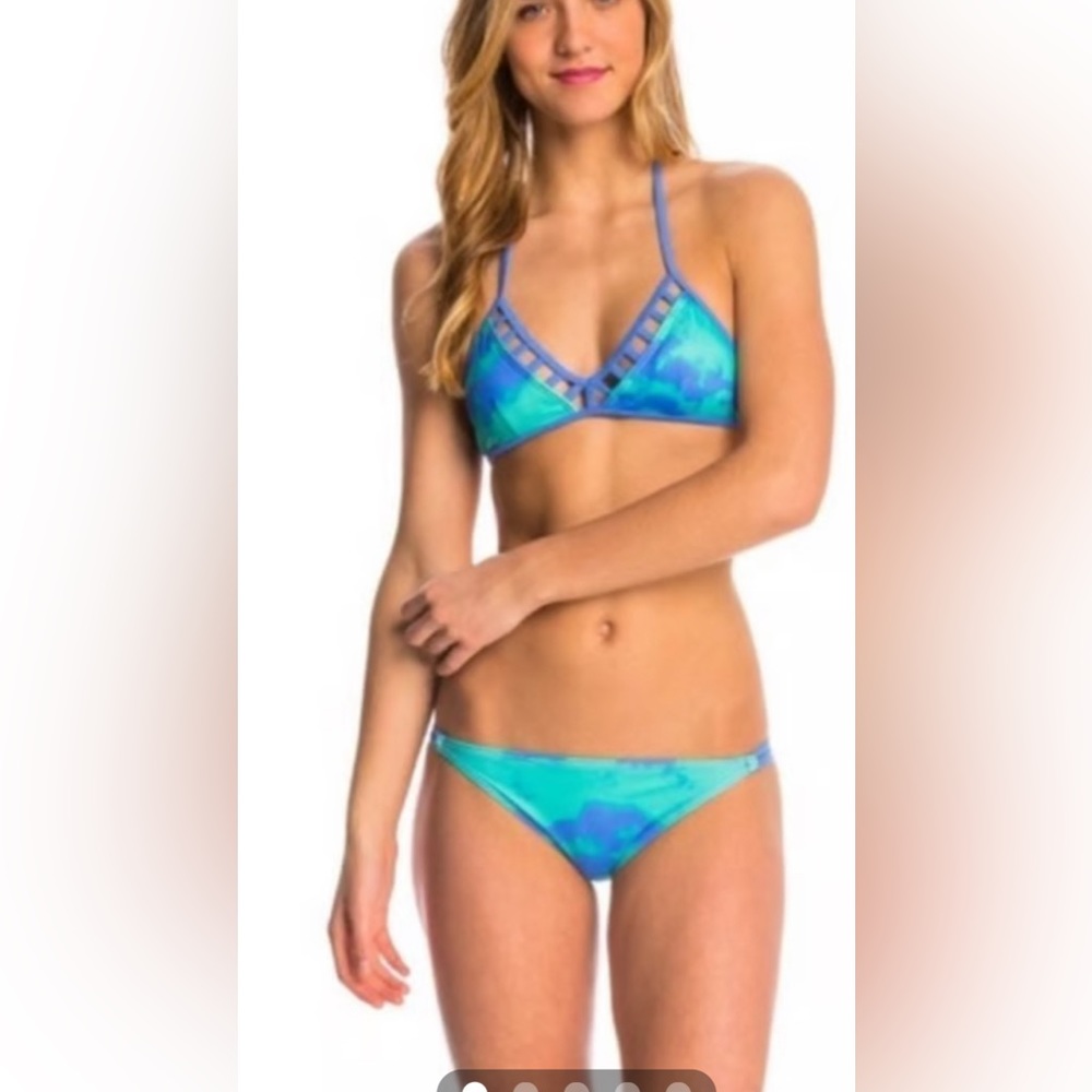 NWT Reef Bikini - Picture 4 of 4